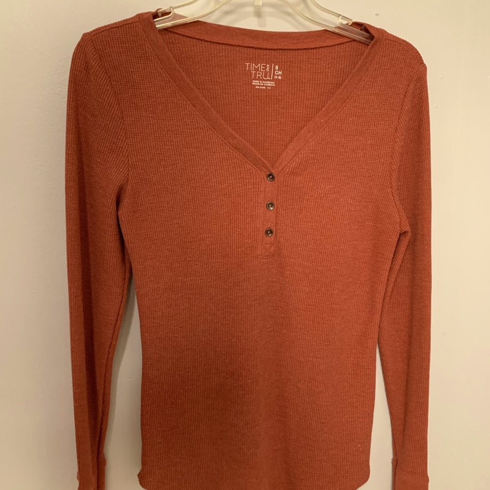 Long-sleeved casual shirt
